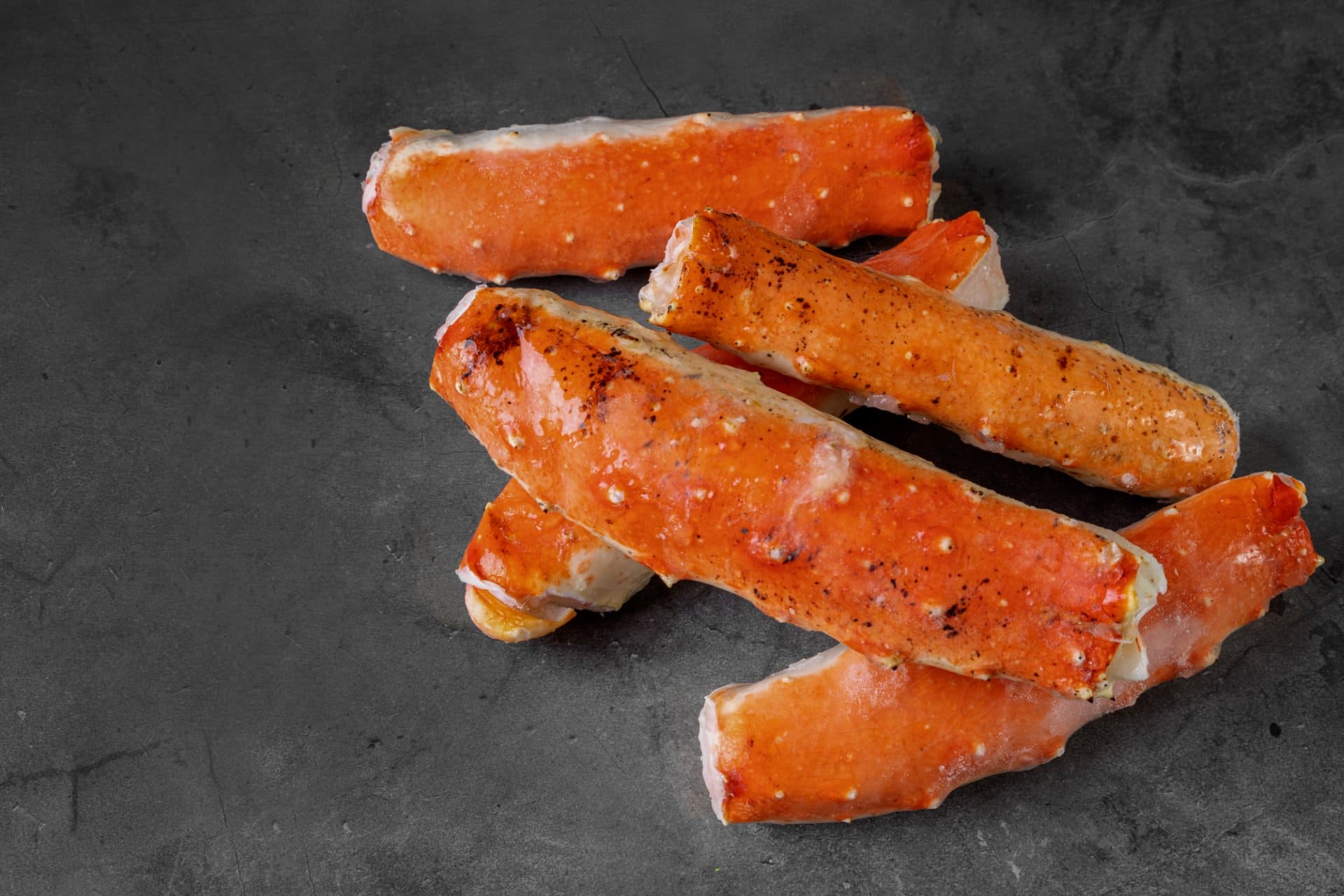 Karališkojo krabo pirmoji falanga su kiautu, 1 kg, ekstra dydis 17–20 cm